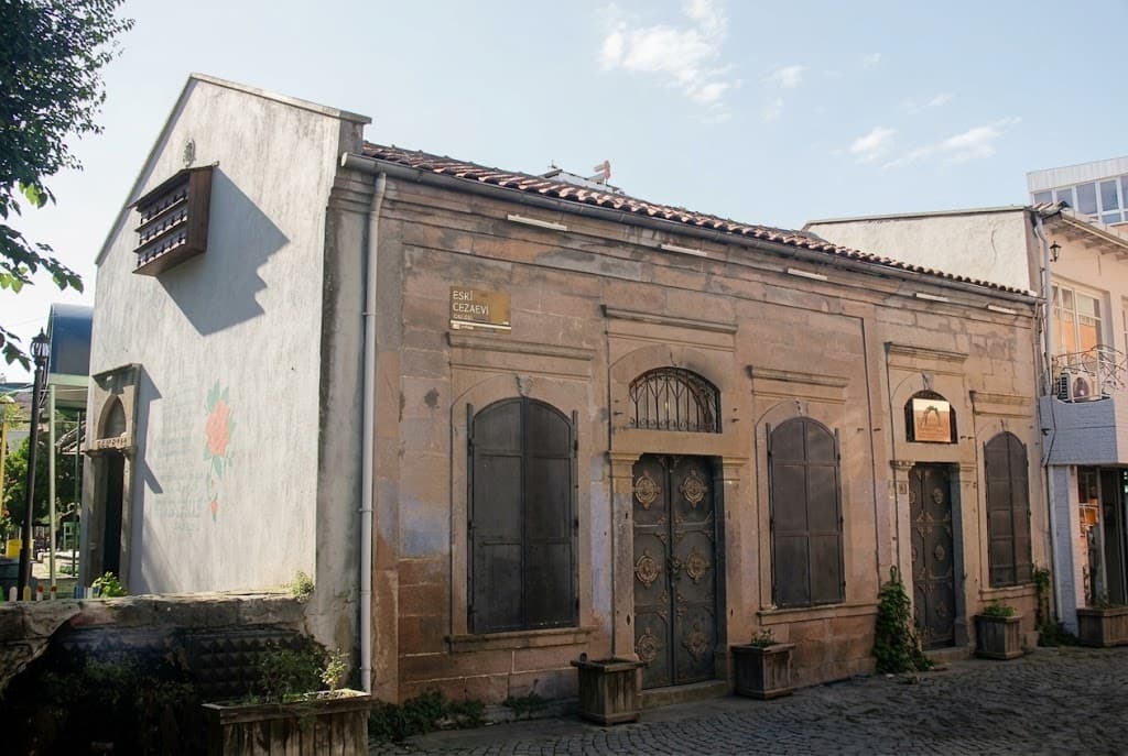 Sındırgı Belediyesi Remzi Çakar Güreş Evi