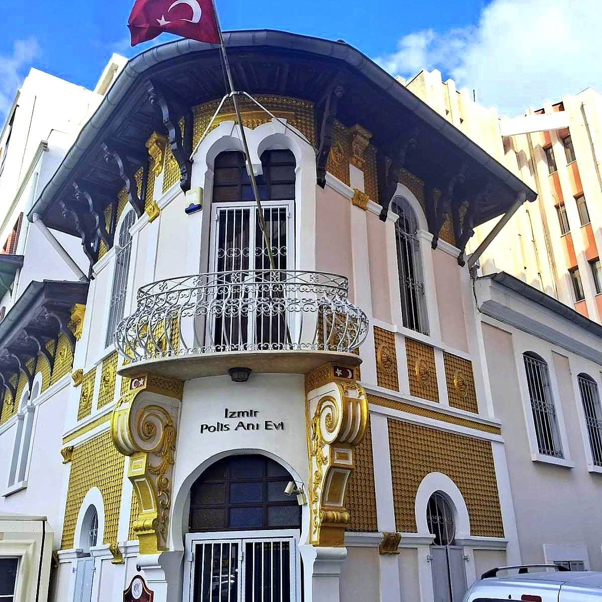 İzmir Polis Anı Evi